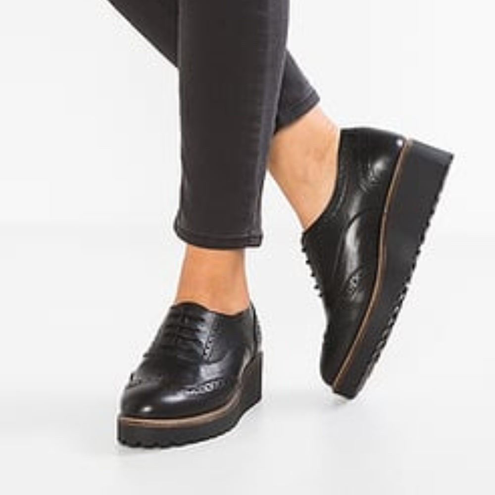 SOLD. Zara platform Derby shoes.